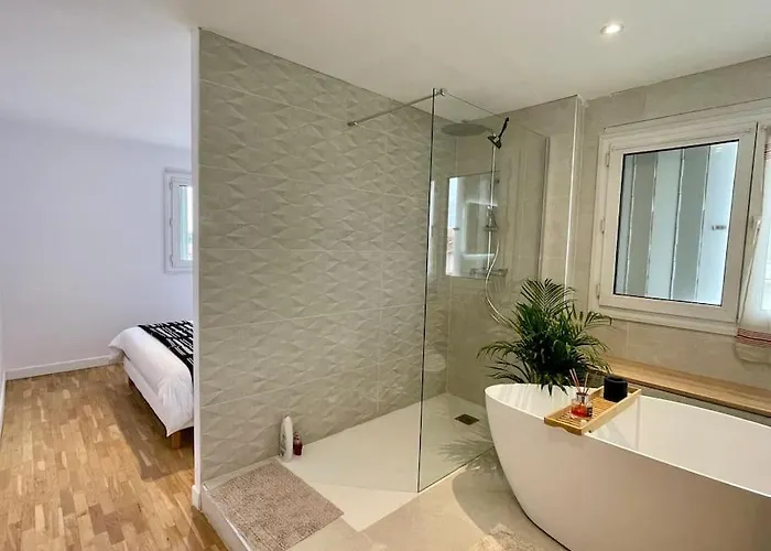 Magnifique 115m2 - 3 - Parking Gratuit Appartement